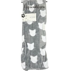 Happy Tails - ‘Gray Cats’ Plush Throw 50” x 70” NWT. Firm!